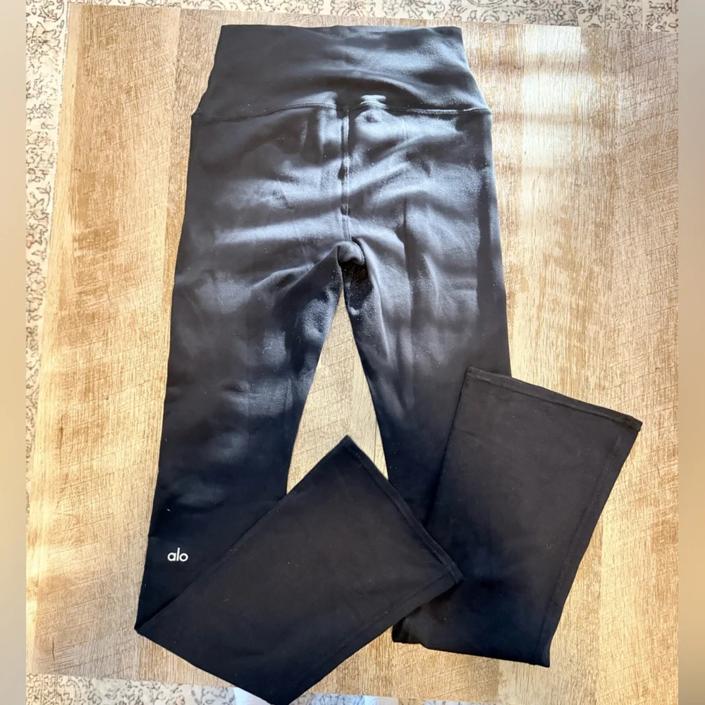 ALO Yoga Airbrush High-Waist 7/8 Bootcut Legging